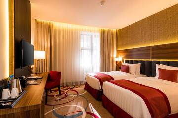 Двухместный номер с 2 отдельными кроватями в Отеле Ramada Hotel & Suites by Wyndham Yerevan